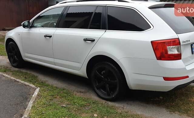 Белый Шкода Октавия, объемом двигателя 1.6 л и пробегом 318 тыс. км за 9200 $, фото 2 на Automoto.ua