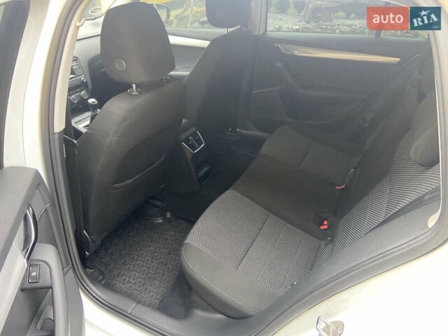 Белый Шкода Октавия, объемом двигателя 1.6 л и пробегом 273 тыс. км за 12399 $, фото 10 на Automoto.ua