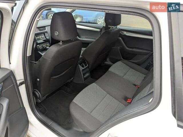 Белый Шкода Октавия, объемом двигателя 1.4 л и пробегом 206 тыс. км за 12100 $, фото 11 на Automoto.ua