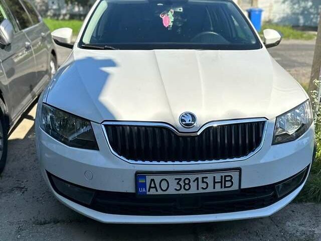 Белый Шкода Октавия, объемом двигателя 1.6 л и пробегом 275 тыс. км за 11931 $, фото 3 на Automoto.ua