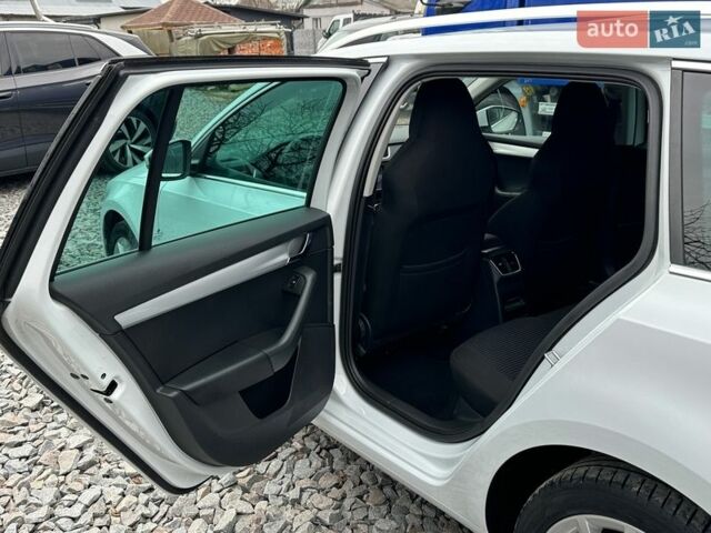 Белый Шкода Октавия, объемом двигателя 2 л и пробегом 195 тыс. км за 12950 $, фото 101 на Automoto.ua