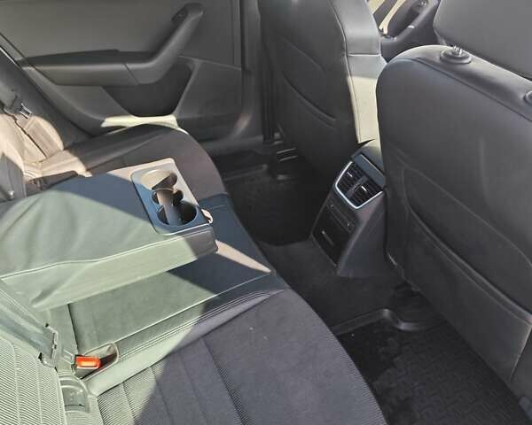 Белый Шкода Октавия, объемом двигателя 1.8 л и пробегом 225 тыс. км за 13000 $, фото 35 на Automoto.ua