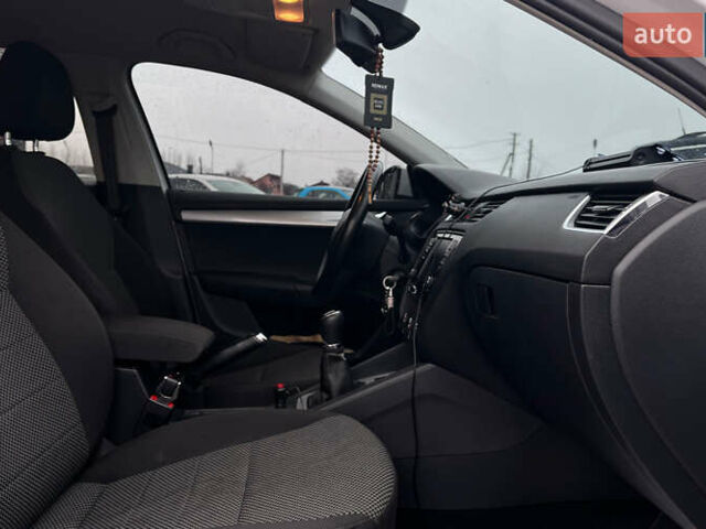 Белый Шкода Октавия, объемом двигателя 1.6 л и пробегом 260 тыс. км за 10999 $, фото 20 на Automoto.ua