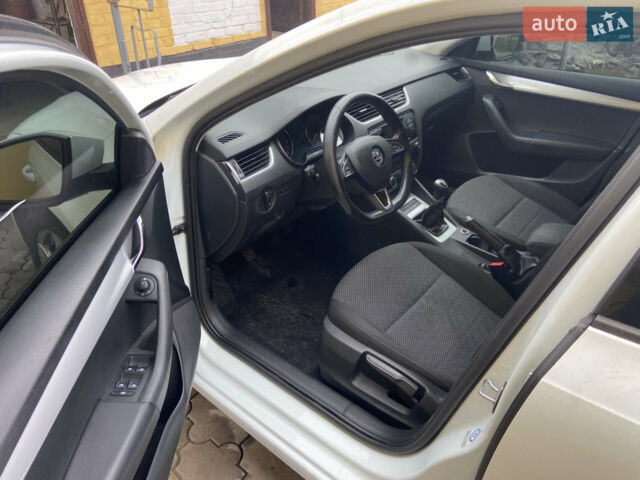 Белый Шкода Октавия, объемом двигателя 1.6 л и пробегом 273 тыс. км за 9700 $, фото 12 на Automoto.ua