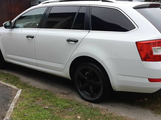 Білий Шкода Октавія, об'ємом двигуна 1.6 л та пробігом 318 тис. км за 9200 $, фото 3 на Automoto.ua