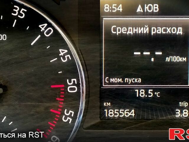 Білий Шкода Октавія, об'ємом двигуна 1.6 л та пробігом 185 тис. км за 11600 $, фото 11 на Automoto.ua