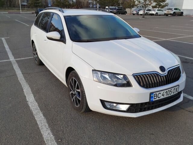 Белый Шкода Октавия, объемом двигателя 1.6 л и пробегом 182 тыс. км за 11000 $, фото 3 на Automoto.ua