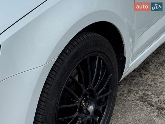 Белый Шкода Октавия, объемом двигателя 1.97 л и пробегом 253 тыс. км за 13200 $, фото 22 на Automoto.ua