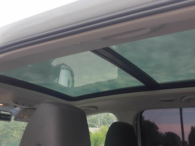 Белый Шкода Октавия, объемом двигателя 1.6 л и пробегом 317 тыс. км за 9100 $, фото 3 на Automoto.ua