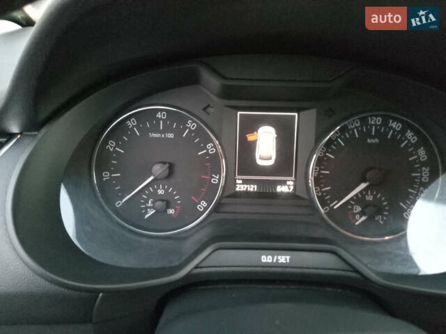 Белый Шкода Октавия, объемом двигателя 1.4 л и пробегом 237 тыс. км за 12800 $, фото 11 на Automoto.ua
