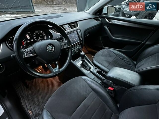 Белый Шкода Октавия, объемом двигателя 1.98 л и пробегом 267 тыс. км за 15500 $, фото 10 на Automoto.ua