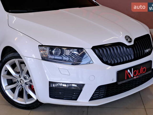 Белый Шкода Октавия, объемом двигателя 2 л и пробегом 294 тыс. км за 13900 $, фото 7 на Automoto.ua