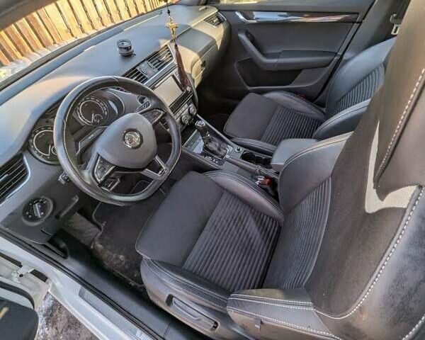 Белый Шкода Октавия, объемом двигателя 1.97 л и пробегом 189 тыс. км за 16400 $, фото 1 на Automoto.ua