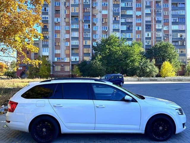 Белый Шкода Октавия, объемом двигателя 1.6 л и пробегом 184 тыс. км за 12400 $, фото 2 на Automoto.ua