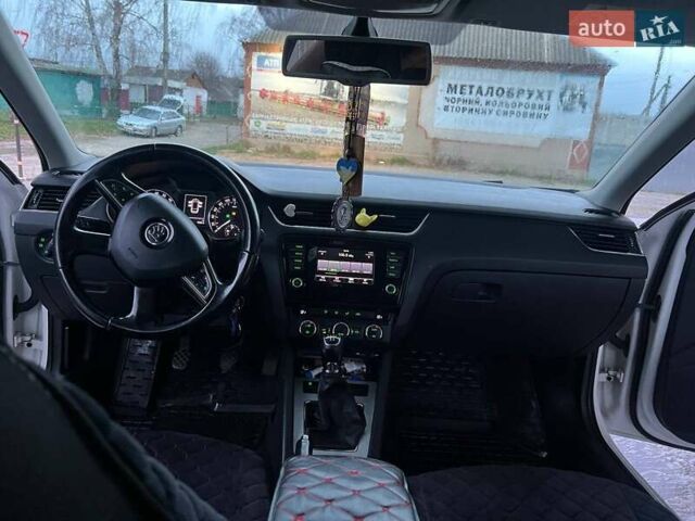 Белый Шкода Октавия, объемом двигателя 1.6 л и пробегом 179 тыс. км за 11200 $, фото 6 на Automoto.ua