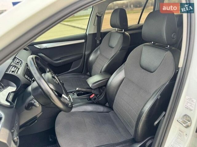 Білий Шкода Октавія, об'ємом двигуна 1.97 л та пробігом 260 тис. км за 10500 $, фото 12 на Automoto.ua