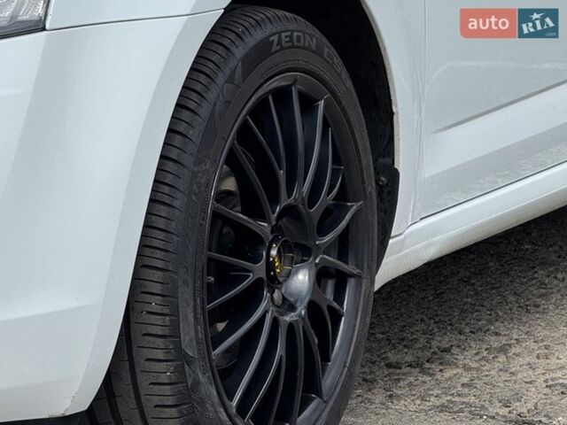 Белый Шкода Октавия, объемом двигателя 1.97 л и пробегом 253 тыс. км за 13200 $, фото 27 на Automoto.ua