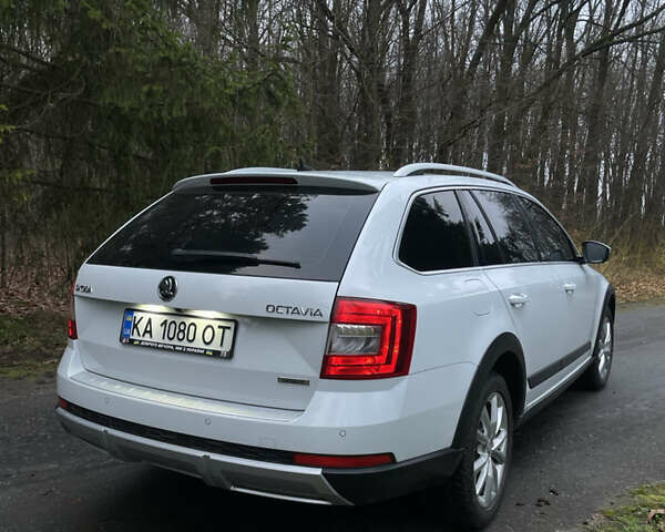Білий Шкода Октавія, об'ємом двигуна 1.97 л та пробігом 278 тис. км за 13400 $, фото 5 на Automoto.ua