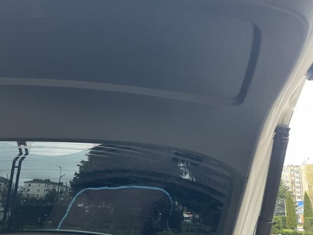 Белый Шкода Октавия, объемом двигателя 2 л и пробегом 284 тыс. км за 14900 $, фото 16 на Automoto.ua