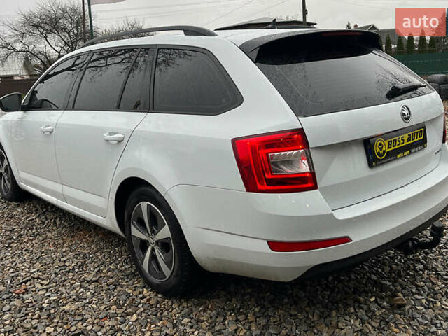Белый Шкода Октавия, объемом двигателя 1.6 л и пробегом 260 тыс. км за 10999 $, фото 4 на Automoto.ua