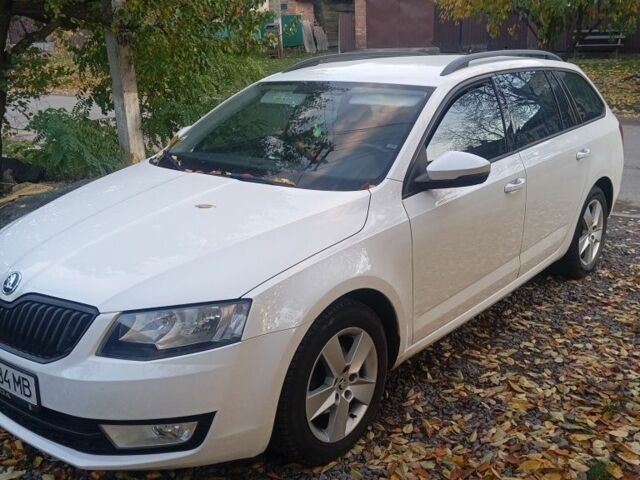Белый Шкода Октавия, объемом двигателя 0 л и пробегом 249 тыс. км за 250 $, фото 1 на Automoto.ua