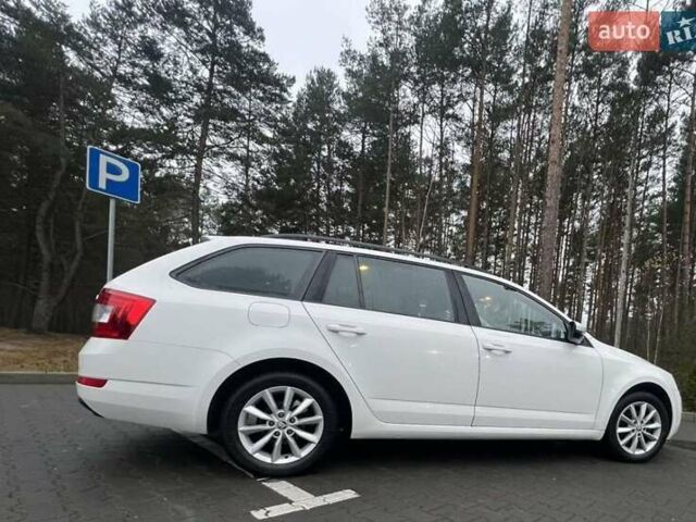 Білий Шкода Октавія, об'ємом двигуна 1.6 л та пробігом 305 тис. км за 11400 $, фото 4 на Automoto.ua