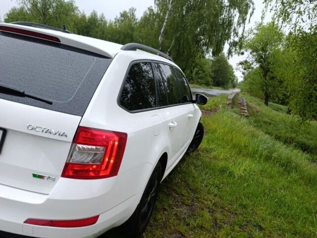 Белый Шкода Октавия, объемом двигателя 2 л и пробегом 280 тыс. км за 12100 $, фото 6 на Automoto.ua