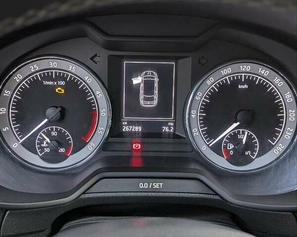 Белый Шкода Октавия, объемом двигателя 1.6 л и пробегом 267 тыс. км за 12500 $, фото 12 на Automoto.ua