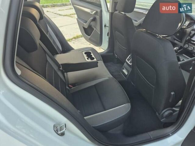 Білий Шкода Октавія, об'ємом двигуна 2 л та пробігом 195 тис. км за 11599 $, фото 51 на Automoto.ua