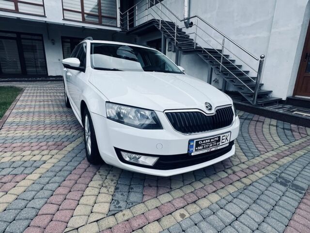 Білий Шкода Октавія, об'ємом двигуна 2 л та пробігом 200 тис. км за 12000 $, фото 1 на Automoto.ua