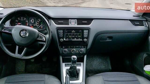 Белый Шкода Октавия, объемом двигателя 1.4 л и пробегом 220 тыс. км за 9199 $, фото 1 на Automoto.ua