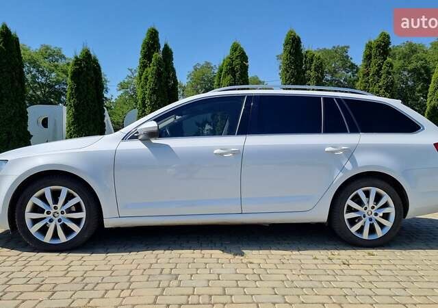 Білий Шкода Октавія, об'ємом двигуна 1.6 л та пробігом 230 тис. км за 13500 $, фото 2 на Automoto.ua