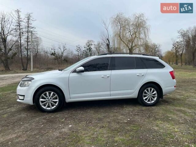 Белый Шкода Октавия, объемом двигателя 1.8 л и пробегом 204 тыс. км за 12400 $, фото 1 на Automoto.ua