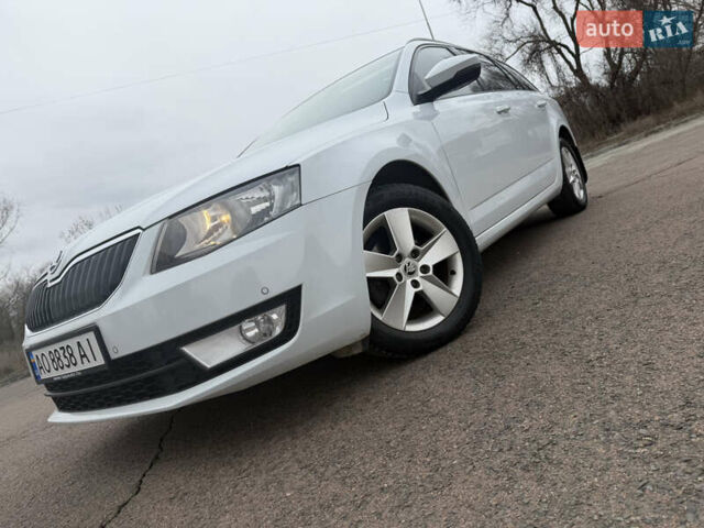 Белый Шкода Октавия, объемом двигателя 1.6 л и пробегом 281 тыс. км за 10800 $, фото 19 на Automoto.ua
