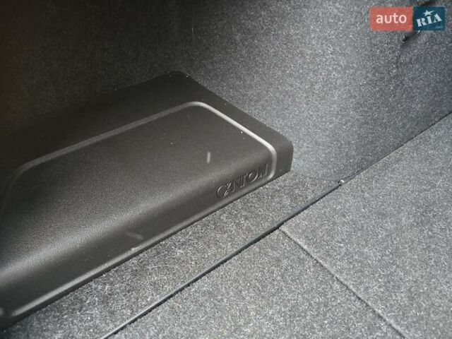 Білий Шкода Октавія, об'ємом двигуна 2 л та пробігом 254 тис. км за 16699 $, фото 27 на Automoto.ua