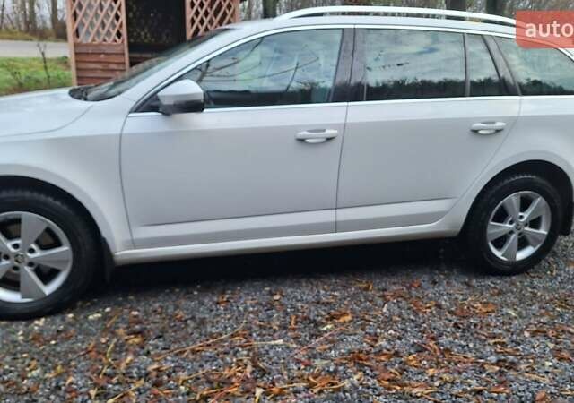 Белый Шкода Октавия, объемом двигателя 2 л и пробегом 294 тыс. км за 12900 $, фото 4 на Automoto.ua