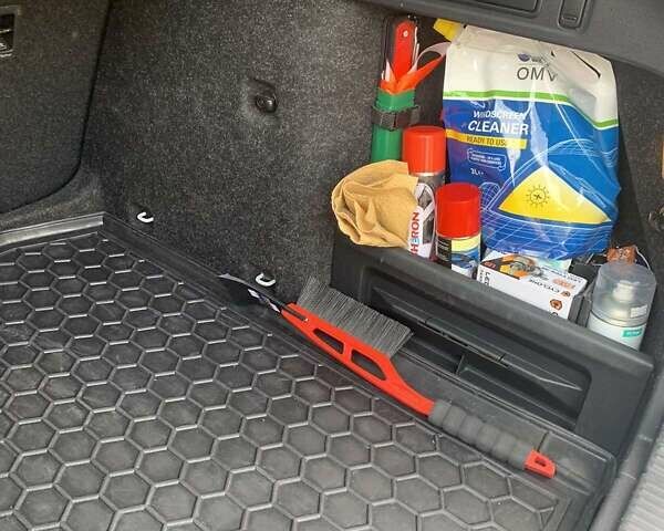 Белый Шкода Октавия, объемом двигателя 1.97 л и пробегом 265 тыс. км за 13000 $, фото 5 на Automoto.ua