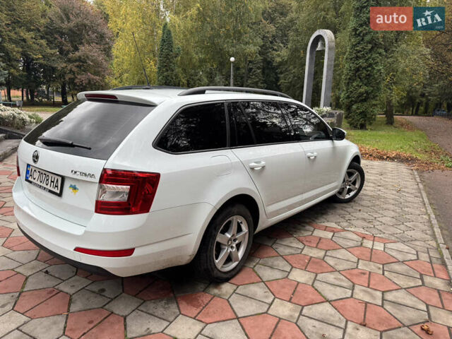 Белый Шкода Октавия, объемом двигателя 1.97 л и пробегом 328 тыс. км за 12300 $, фото 5 на Automoto.ua