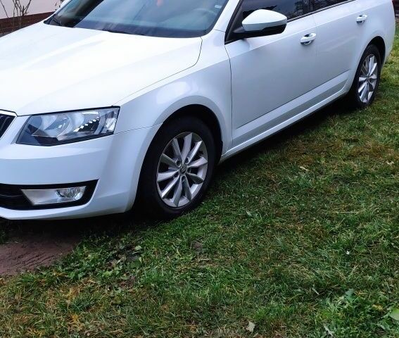 Белый Шкода Октавия, объемом двигателя 1.6 л и пробегом 290 тыс. км за 11000 $, фото 5 на Automoto.ua