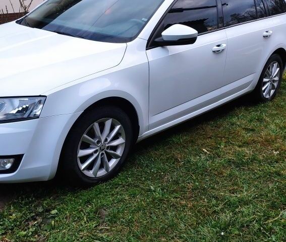 Белый Шкода Октавия, объемом двигателя 1.6 л и пробегом 290 тыс. км за 11000 $, фото 7 на Automoto.ua