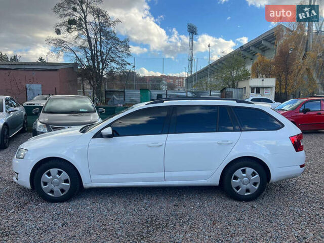 Білий Шкода Октавія, об'ємом двигуна 1.6 л та пробігом 182 тис. км за 10500 $, фото 7 на Automoto.ua