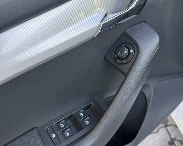 Білий Шкода Октавія, об'ємом двигуна 1.97 л та пробігом 280 тис. км за 13800 $, фото 14 на Automoto.ua