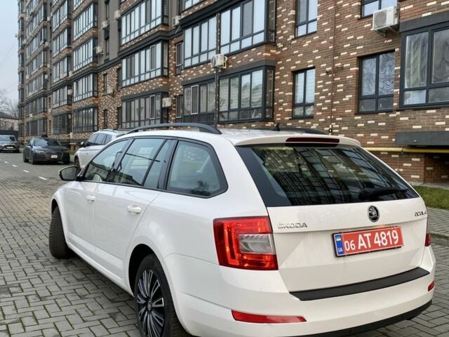 Белый Шкода Октавия, объемом двигателя 1.6 л и пробегом 262 тыс. км за 11600 $, фото 4 на Automoto.ua