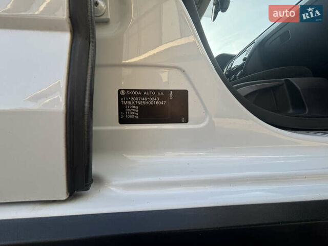 Белый Шкода Октавия, объемом двигателя 2 л и пробегом 174 тыс. км за 16000 $, фото 14 на Automoto.ua
