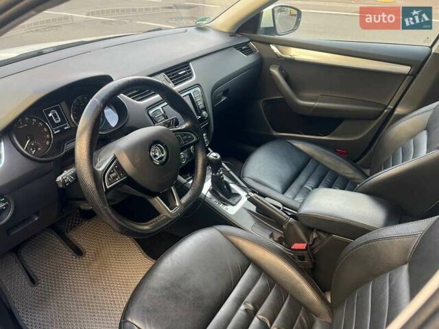 Белый Шкода Октавия, объемом двигателя 1.6 л и пробегом 270 тыс. км за 13600 $, фото 8 на Automoto.ua