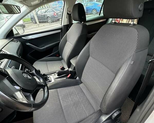Белый Шкода Октавия, объемом двигателя 1.6 л и пробегом 180 тыс. км за 10900 $, фото 14 на Automoto.ua
