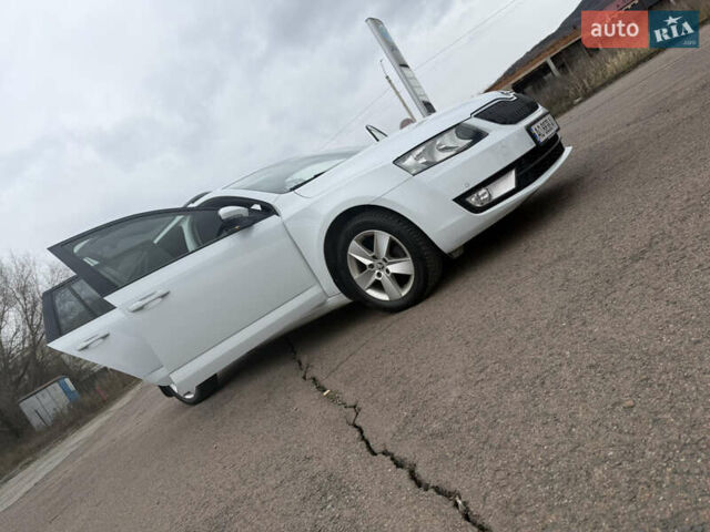 Белый Шкода Октавия, объемом двигателя 1.6 л и пробегом 281 тыс. км за 10800 $, фото 32 на Automoto.ua