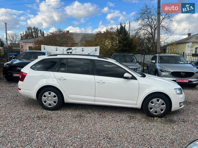 Білий Шкода Октавія, об'ємом двигуна 1.6 л та пробігом 182 тис. км за 10500 $, фото 3 на Automoto.ua