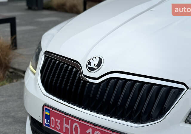 Белый Шкода Октавия, объемом двигателя 1.6 л и пробегом 231 тыс. км за 11850 $, фото 3 на Automoto.ua