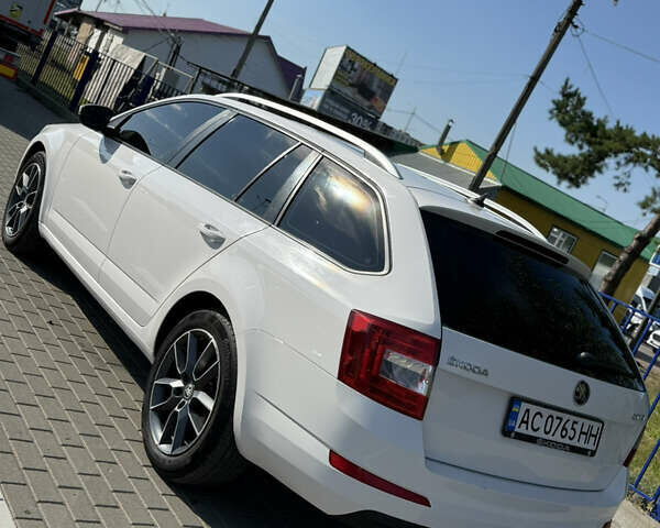 Шкода Октавия 2016 в Турийск на Automoto.ua Белый Шкода Октавия, объемом двигателя 1.97 л и пробегом 321 тыс. км за 11299 $, фото 6 на Automoto.ua